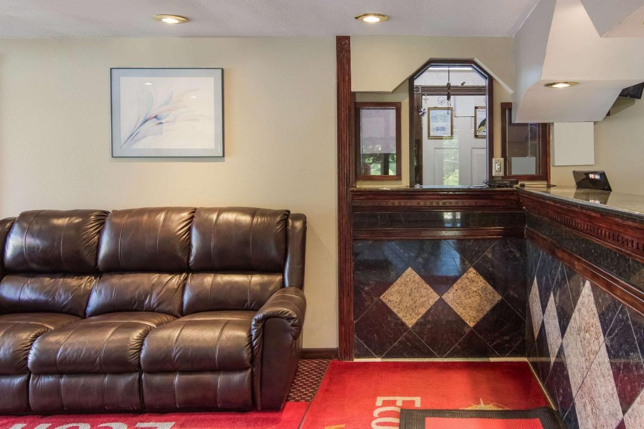 Econo Lodge Pittsburgh I-79 Εξωτερικό φωτογραφία