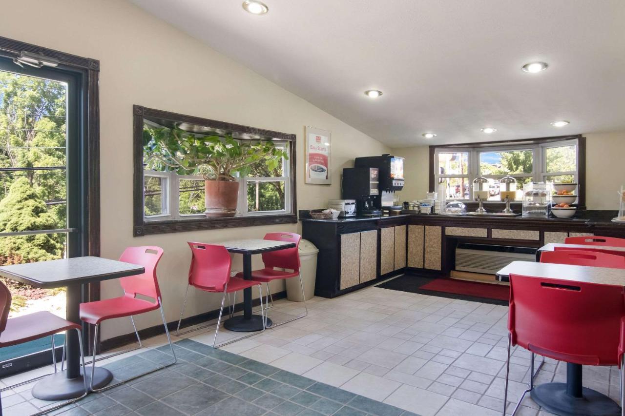 Econo Lodge Pittsburgh I-79 Εξωτερικό φωτογραφία