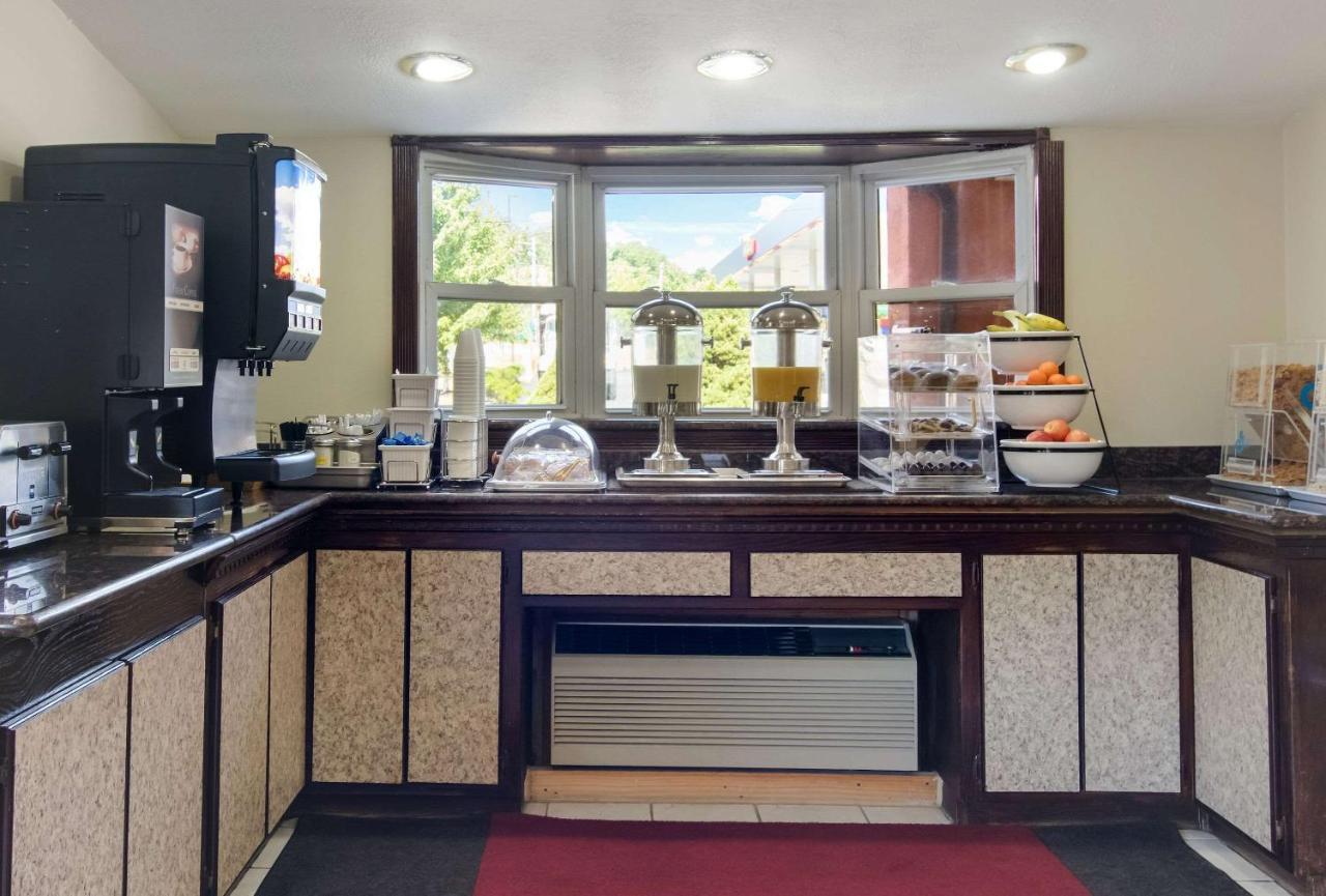 Econo Lodge Pittsburgh I-79 Εξωτερικό φωτογραφία