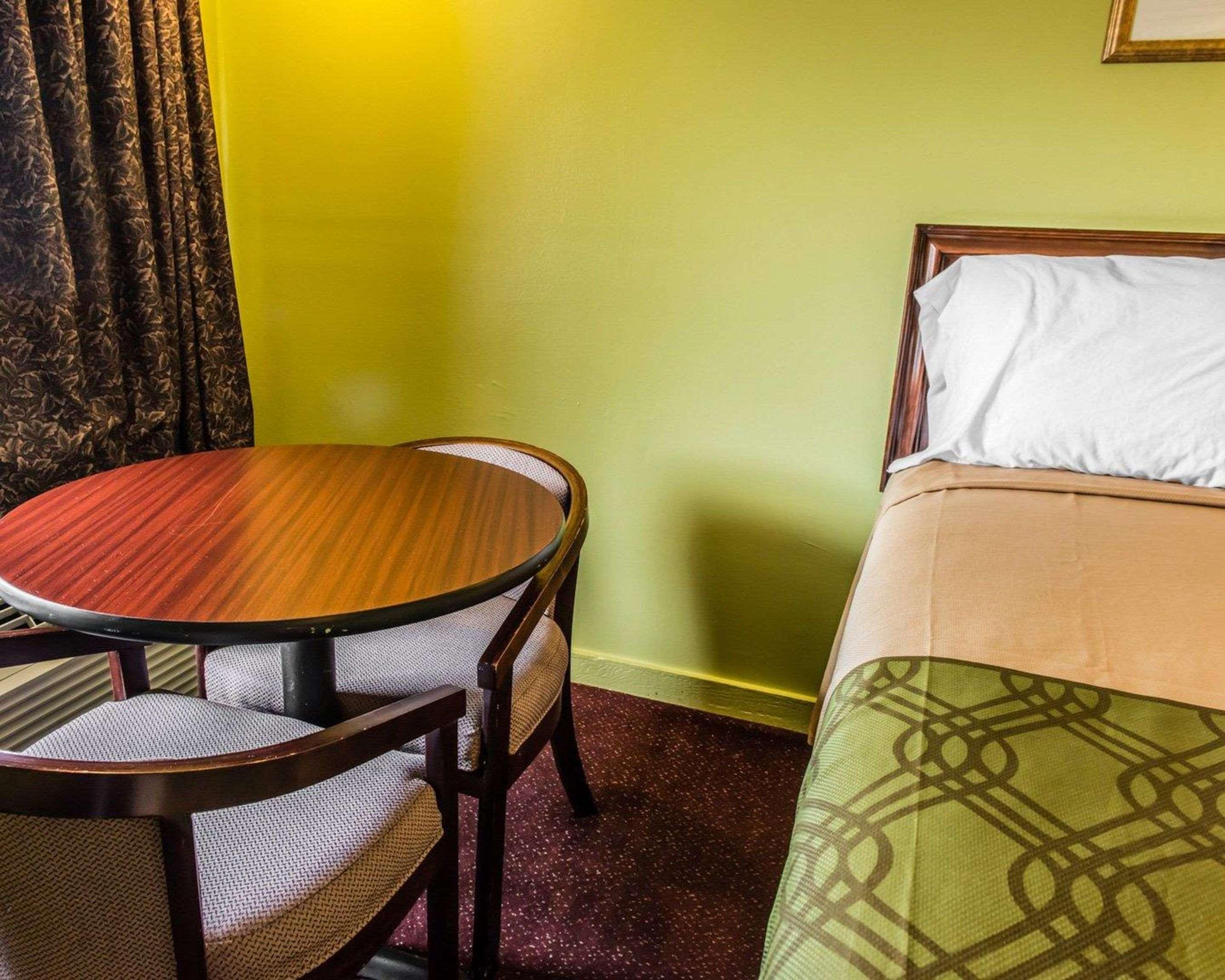 Econo Lodge Pittsburgh I-79 Εξωτερικό φωτογραφία